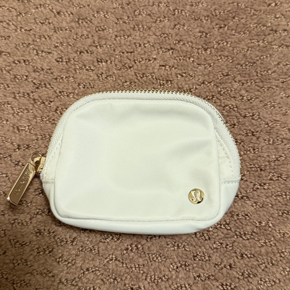 NWOT Lululemon Everywhere Belt Bag Nano